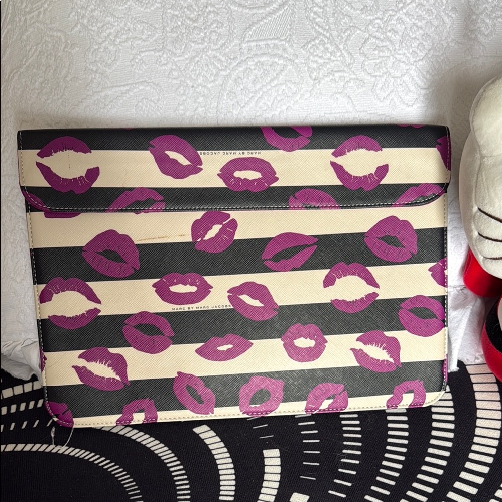 Marc Jacob Striped Lip Print laptop bag